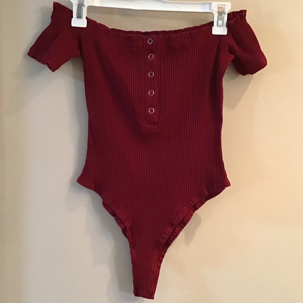 E579 EUC Zaful Red Off The Shoulder Bodysuit